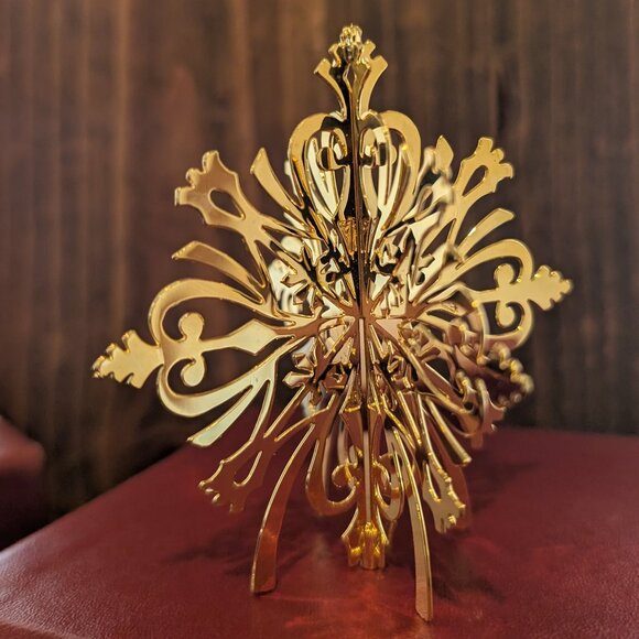 Vintage "Snowflake" Intricate 3D Gold Plated Ornament, Danbury Mint - Picture 1 of 5